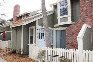 2010 S Hannibal St in Aurora, CO - Building Photo