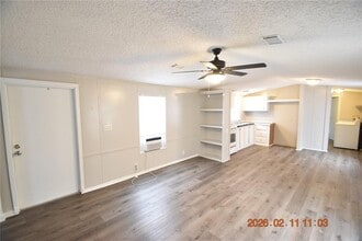 7515 Symmes Rd in Gibsonton, FL - Building Photo - Building Photo