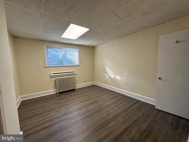 224 Long Ln in Upper Darby Township, PA - Building Photo - Building Photo