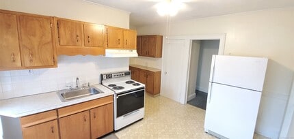 42 Vance St in New Britain, CT - Building Photo - Building Photo