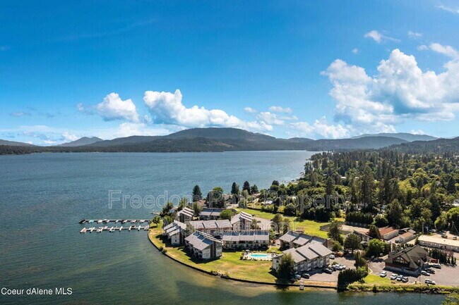 301 Iberian Way in Sandpoint, ID - Building Photo - Building Photo