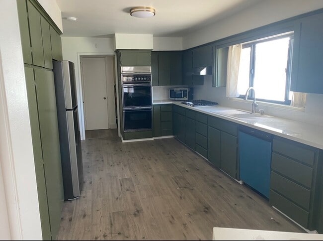 109 S Park Dr in Madera, CA - Building Photo - Building Photo