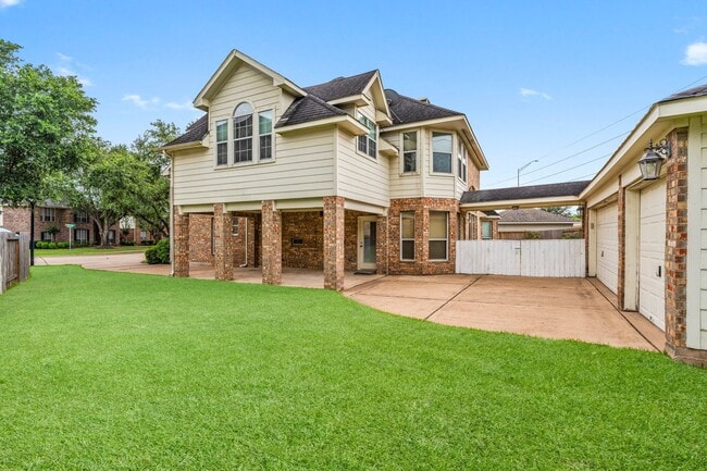 13202 Brushy Knoll Ln