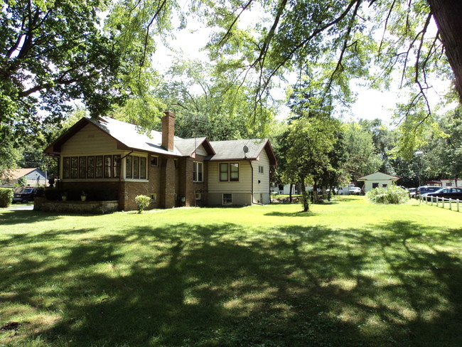 1815 Elm St in Griffith, IN - Foto de edificio - Building Photo