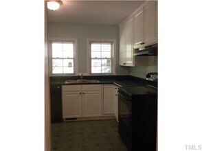 914 Medina St in Durham, NC - Building Photo - Building Photo