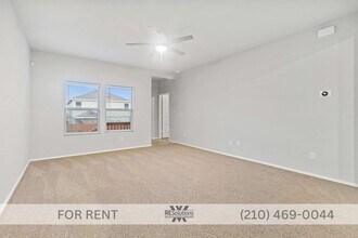 5526 Daniel Wy in Saint Hedwig, TX - Building Photo - Building Photo