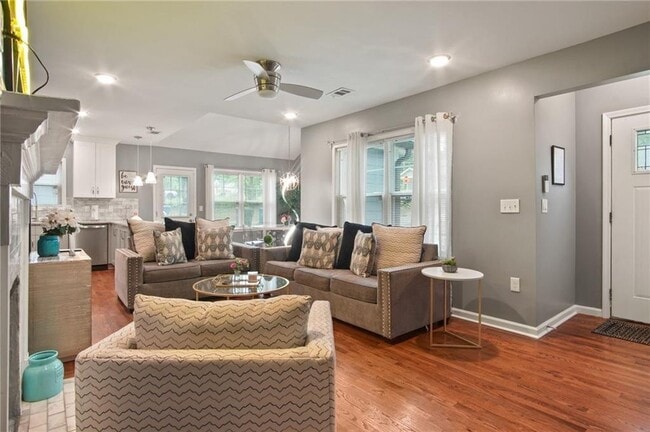 1547 Willowbrook Dr SW in Atlanta, GA - Building Photo - Building Photo