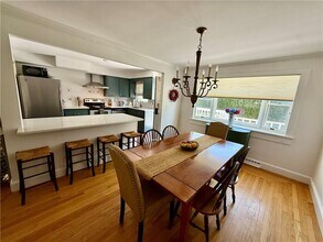 8 McCormick Rd in Newport, RI - Building Photo - Building Photo