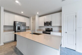 2194 Aquifer Ln in Davenport, FL - Foto de edificio - Building Photo