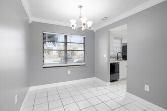 Lago Vista Apartments in Kissimmee, FL - Foto de edificio - Building Photo