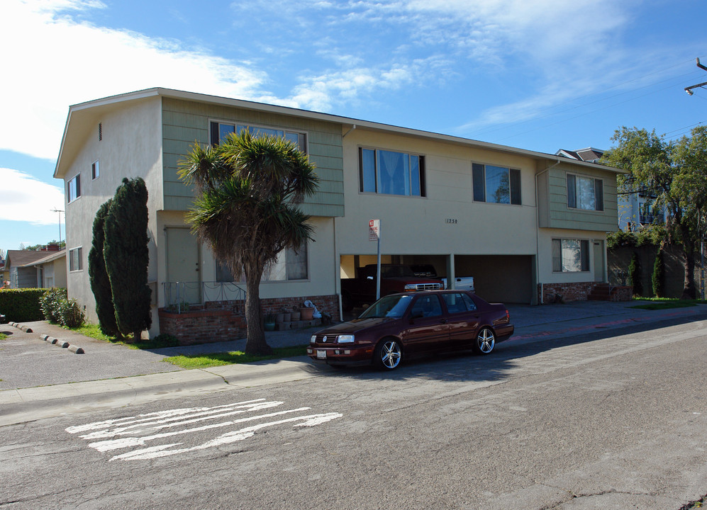 1250 Rogell Ave in San Mateo, CA - Building Photo