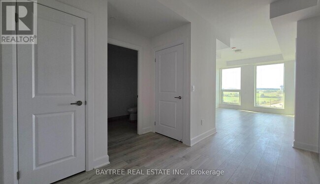 3240 William Coltson Ave in Oakville, ON - Building Photo - Building Photo