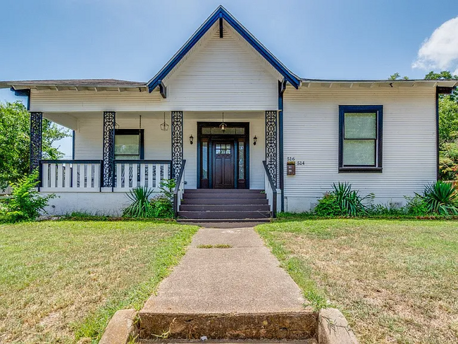 property at 516 E 6th St