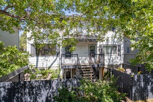 1616 34 Av SW in Calgary, AB - Building Photo