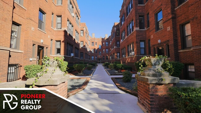 4409 N Wolcott Ave, Unit 4409-B2