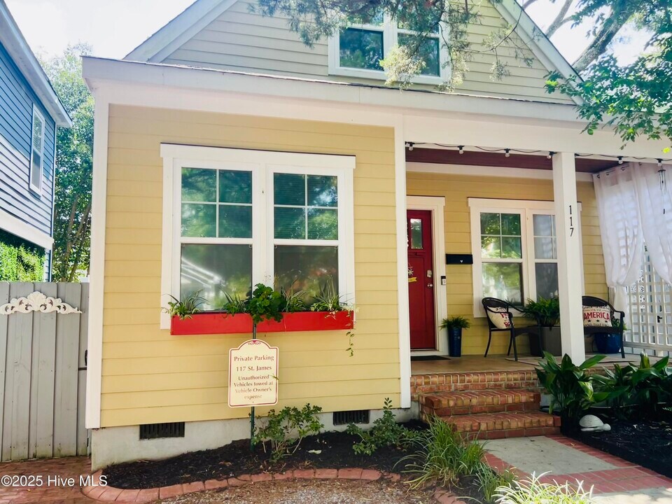 117 St James St in Wilmington, NC - Building Photo