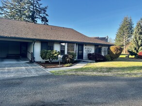 Woodland Village in Chehalis, WA - Building Photo - Building Photo