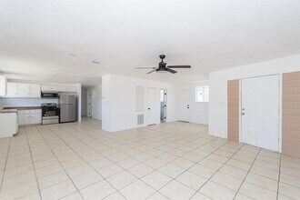 312 N Gaillard St in Baytown, TX - Building Photo - Building Photo