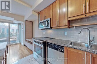 31 Olive Ave in Toronto, ON - Building Photo - Building Photo