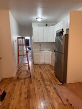 686 Woodward Ave, Unit 1floor right in Ridgewood, NY - Building Photo - Building Photo