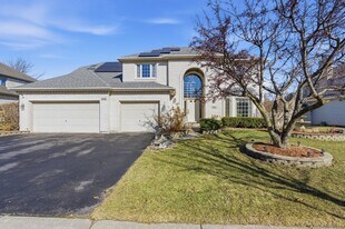 912 Stonebridge Way in Woodridge, IL - Building Photo