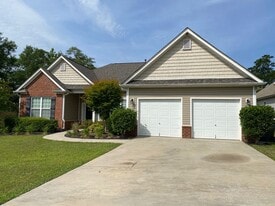 102 E Haven Ct in Kathleen, GA - Building Photo