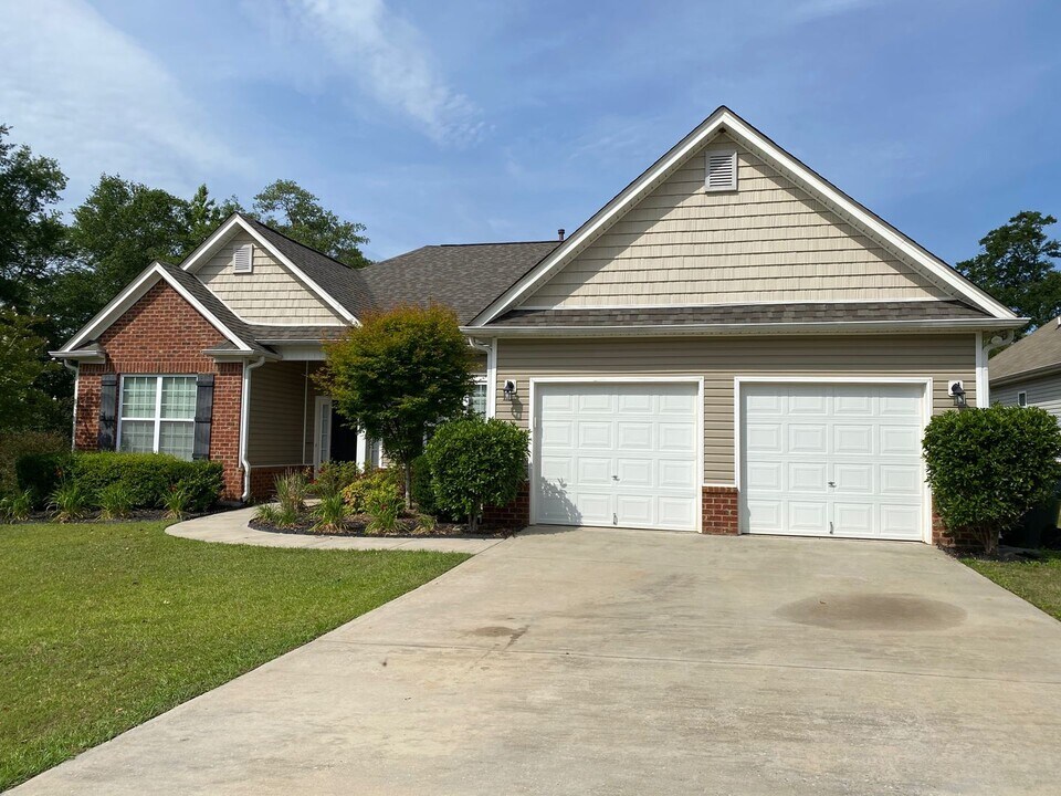 102 E Haven Ct in Kathleen, GA - Building Photo