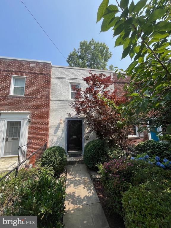 property at 420 E Bellefonte Ave