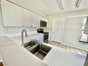 221 SW 34th Terrace in Cape Coral, FL - Building Photo - Building Photo