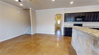 105 Kimber Ln in College Station, TX - Building Photo