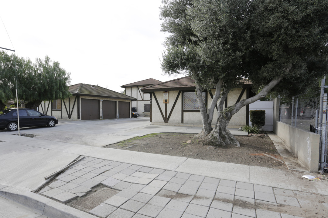 14041 La Pat Pl in Westminster, CA - Building Photo