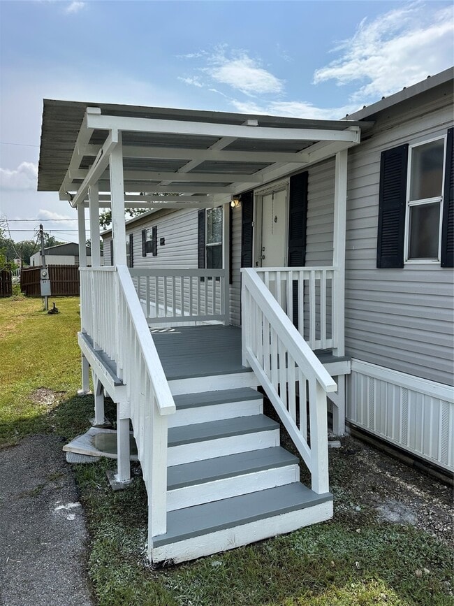 property at 2021 N Battlebell Rd
