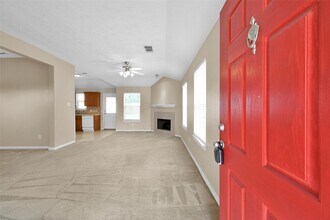 5046 Willow Point Dr in Conroe, TX - Building Photo - Building Photo