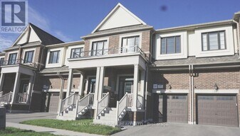 26 Louise Cres in Whitby, ON - Building Photo