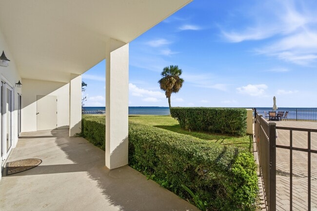 615 Bayshore Dr in Pensacola, FL - Building Photo - Building Photo