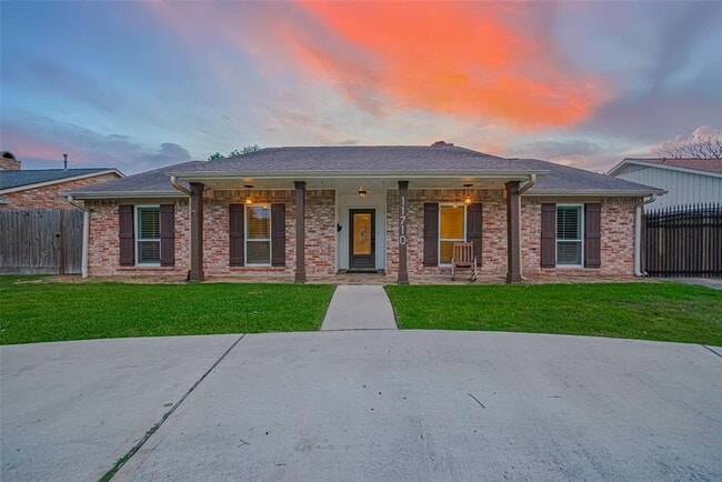11710 Hillcroft St in Houston, TX - Building Photo - Building Photo