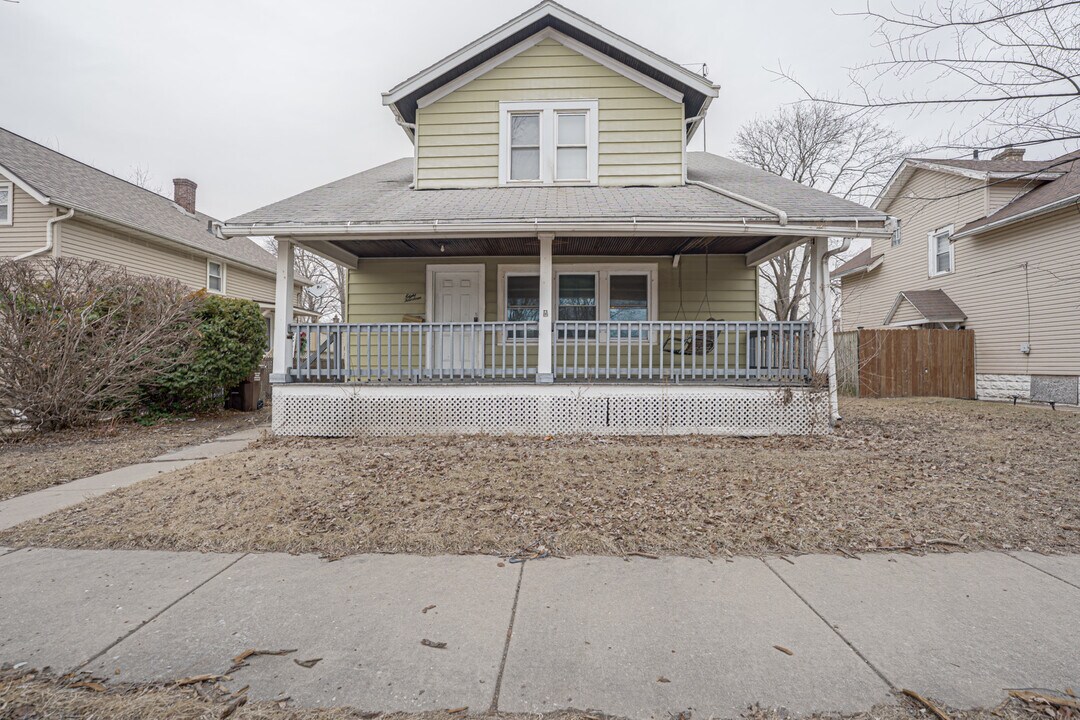 814 22nd Ave in Rockford, IL - Building Photo