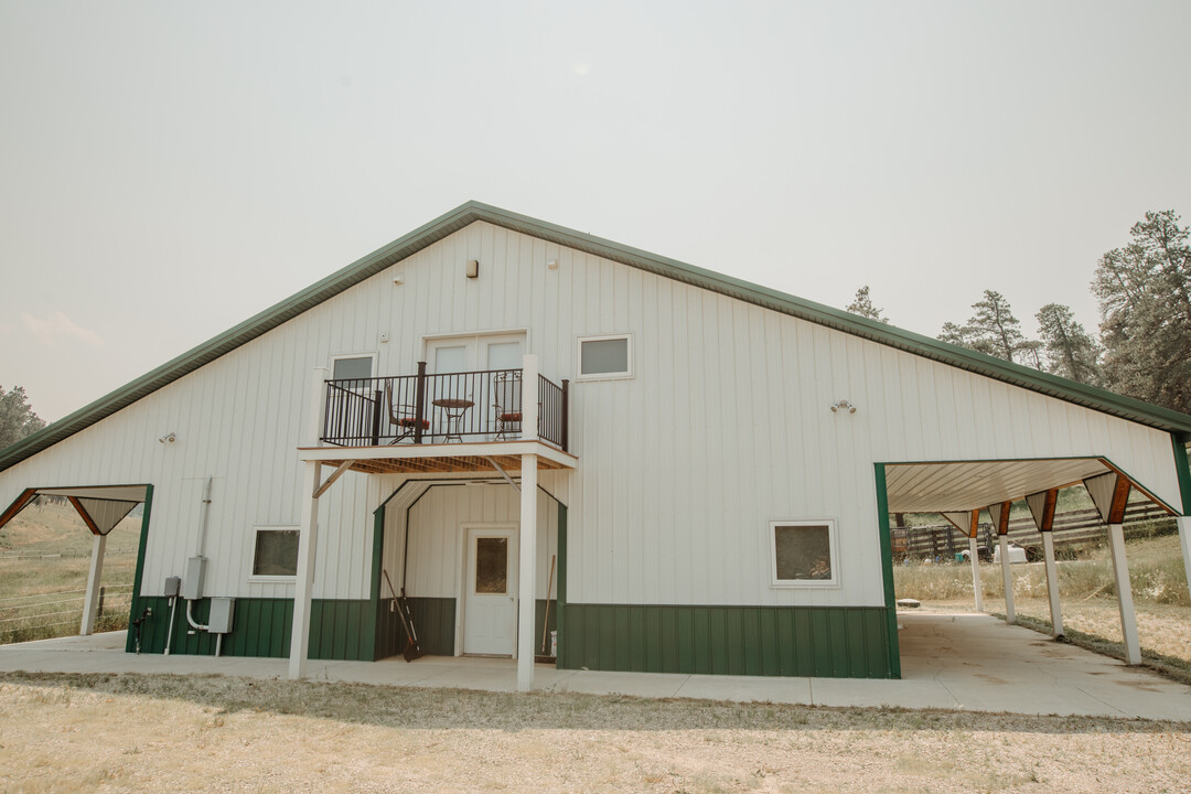 120 Lasso Ln, Unit 1 in Lewistown, MT - Building Photo