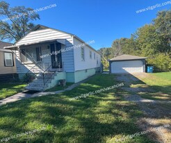 2452 Pierce St in Gary, IN - Building Photo