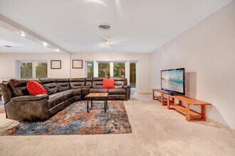 5305 SW 62nd Ave in Miami, FL - Building Photo - Building Photo