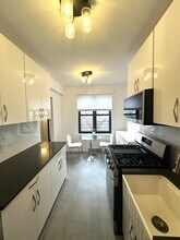 9876 Queens Blvd, Unit 3A in Rego Park, NY - Building Photo - Building Photo