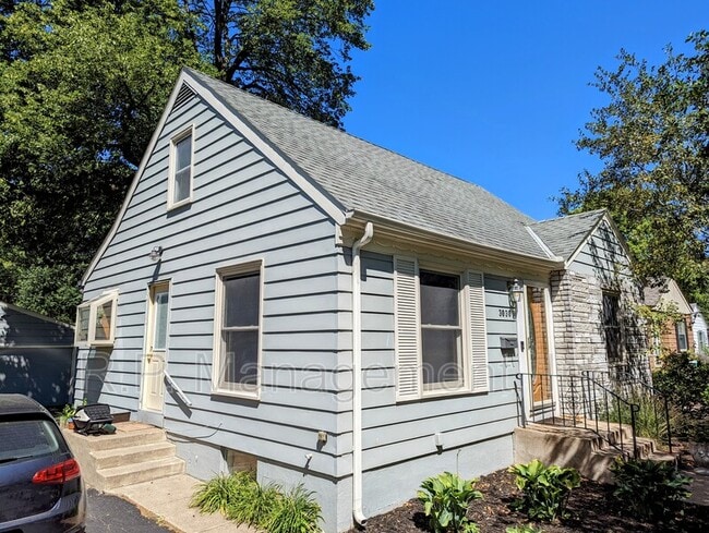 3030 Colorado Ave S in Minneapolis, MN - Building Photo - Building Photo