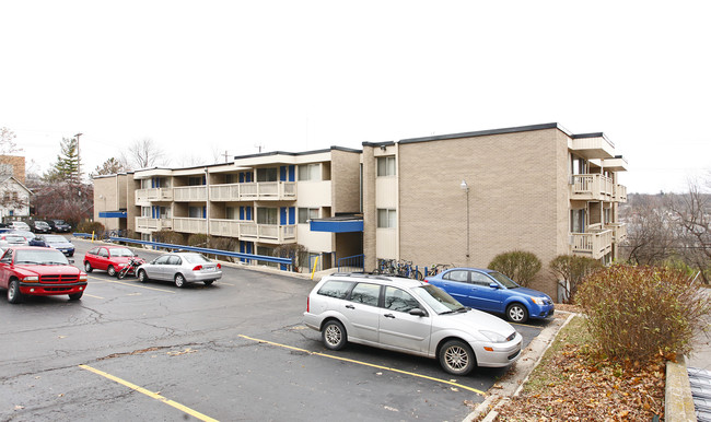 Fuller Apartments in Ann Arbor, MI - Foto de edificio - Building Photo