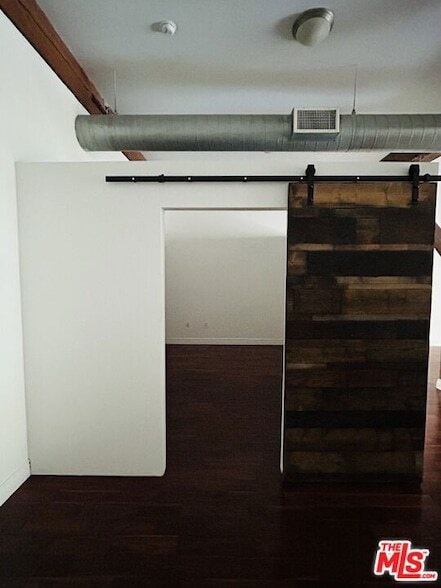 652 Mateo St in Los Angeles, CA - Building Photo - Building Photo