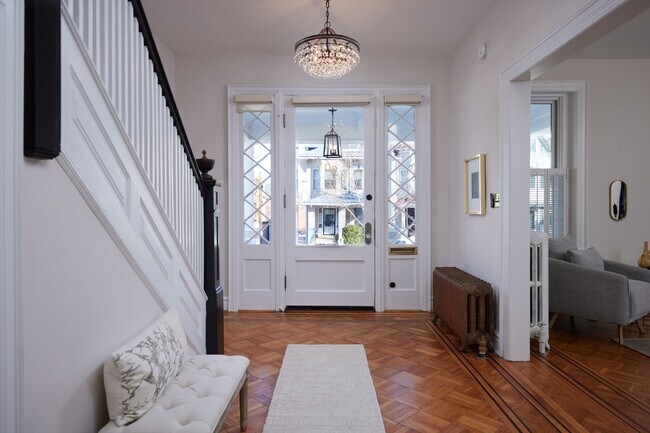 1364 Oak St NW in Washington, DC - Foto de edificio - Building Photo