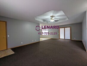 2355 W South St in Bolivar, MO - Building Photo - Building Photo