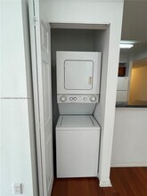 115 SW 11th St, Unit 605 in Miami, FL - Building Photo - Building Photo