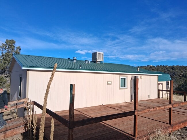 property at 1901 Meadowdale Ln