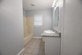 2012 Enolam Blvd SE in Decatur, AL - Building Photo - Building Photo