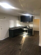 832 E 20th St in Long Beach, CA - Building Photo - Building Photo